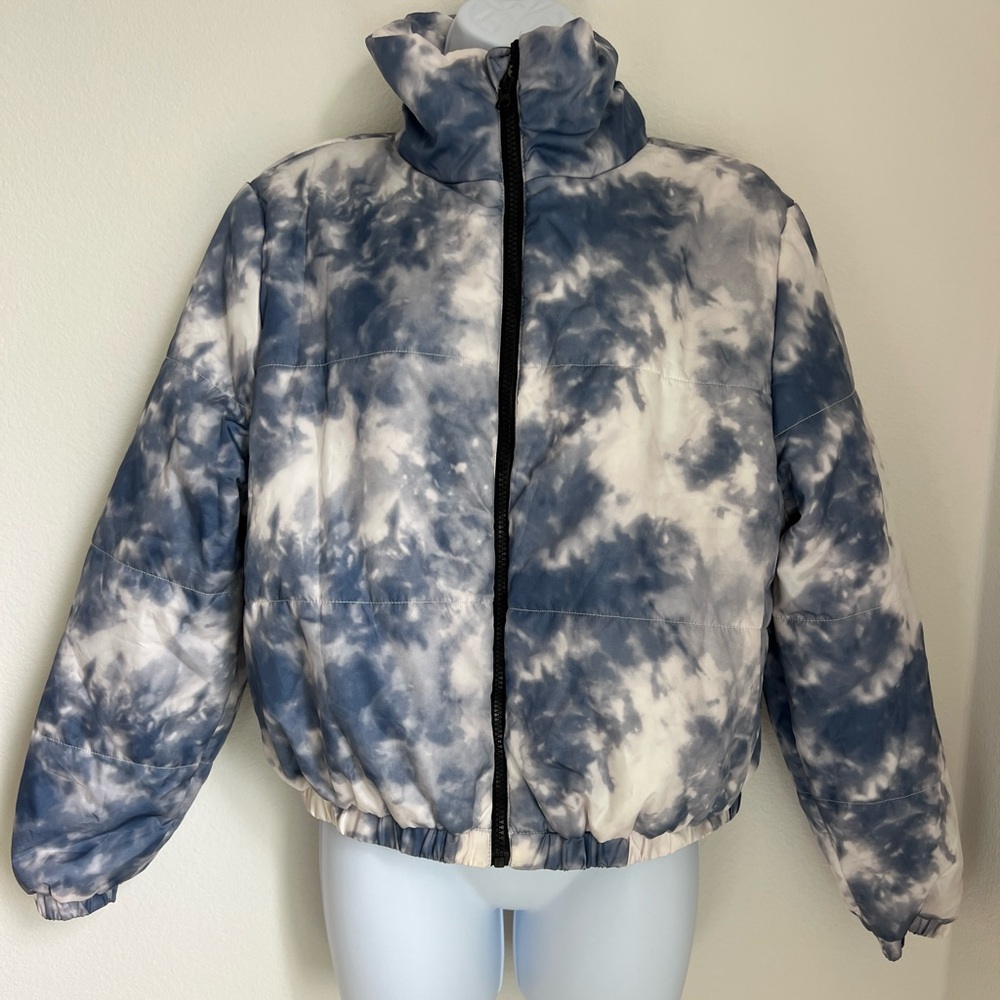 Wild Fable Blue Tie Dye Cropped Puffer Jacket